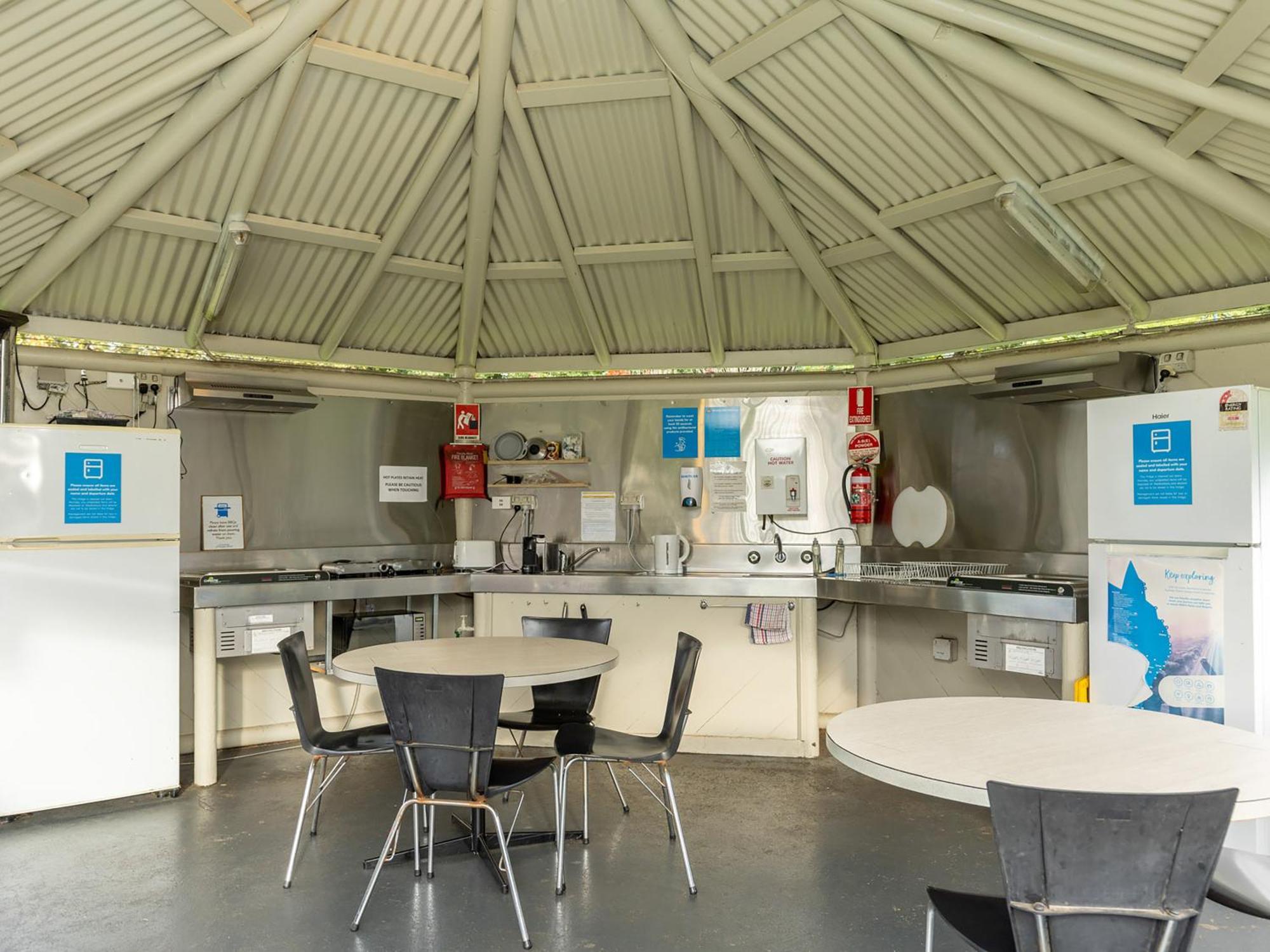 Nrma Bairnsdale Riverside Holiday Park מראה חיצוני תמונה