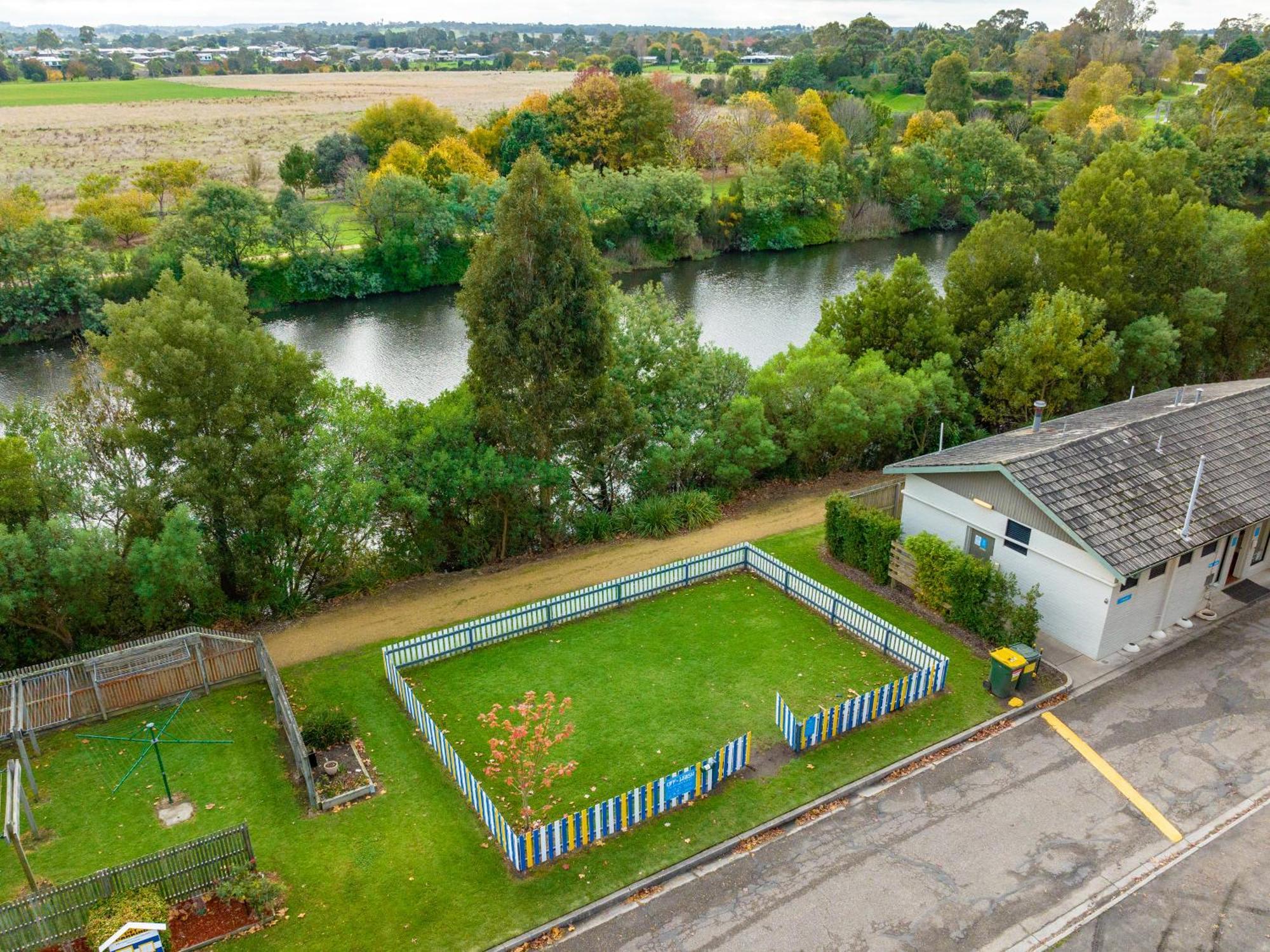 Nrma Bairnsdale Riverside Holiday Park מראה חיצוני תמונה