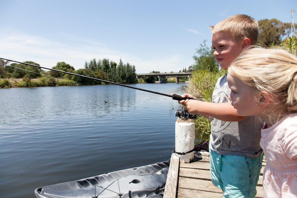 Nrma Bairnsdale Riverside Holiday Park מראה חיצוני תמונה