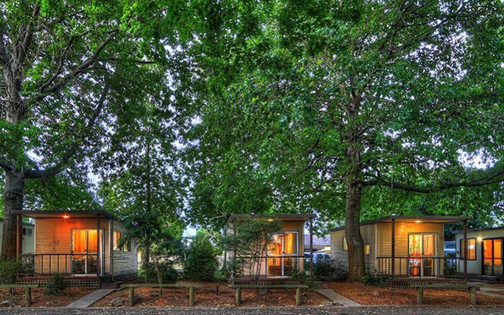 Nrma Bairnsdale Riverside Holiday Park מראה חיצוני תמונה