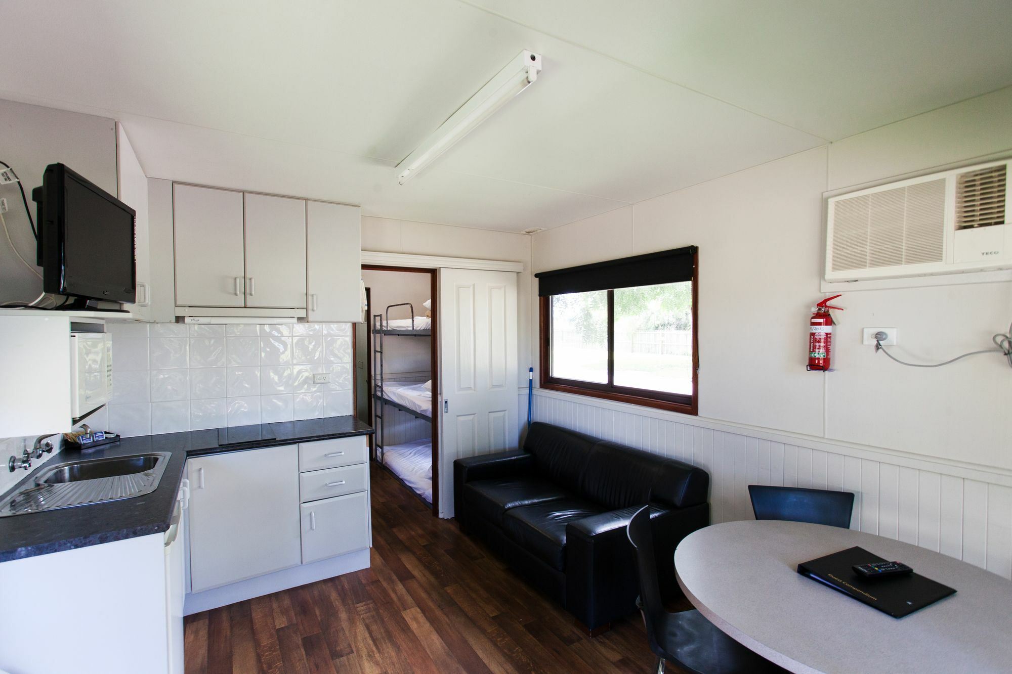 Nrma Bairnsdale Riverside Holiday Park מראה חיצוני תמונה